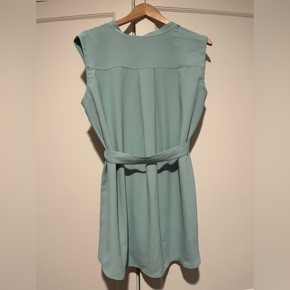 Alina Mae Maternity Sleeveless Blouse - Picture 2 of 3